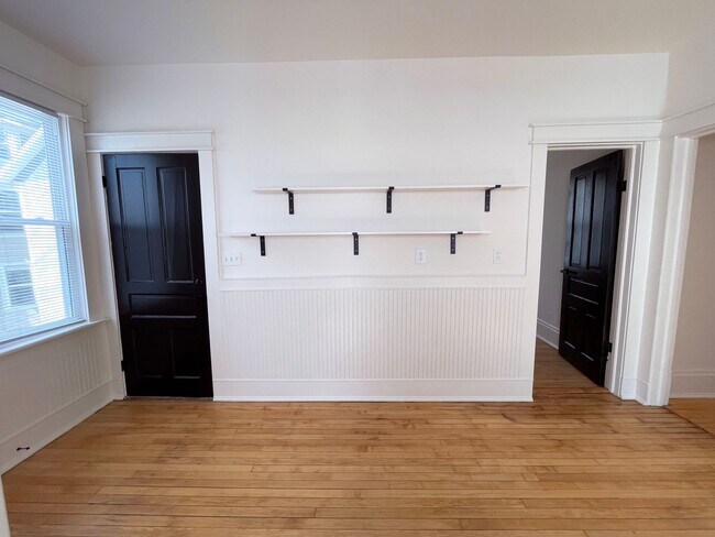 Building Photo - 2045-47 N Hubbard St