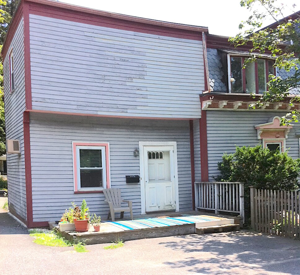 Building Photo - 21 Central St