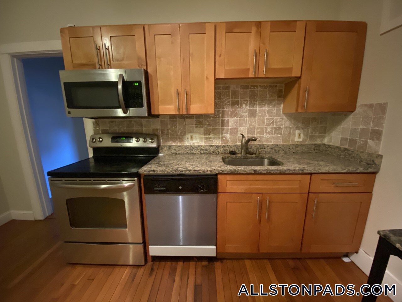 Building Photo - 15 Park Vale Ave