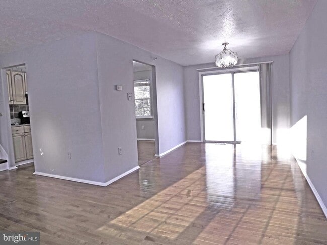 Building Photo - 12500 Sturdee Dr