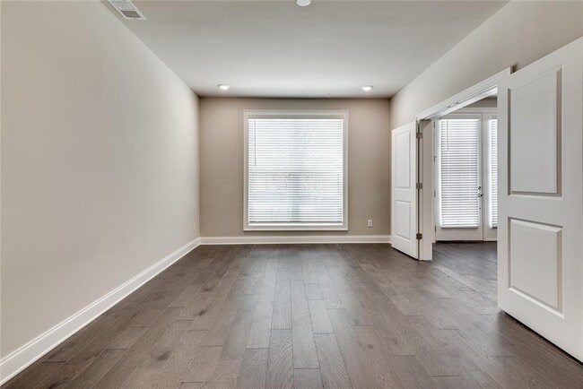 Building Photo - 308 Burgess Walk