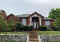 Building Photo - 1827 Mystic St