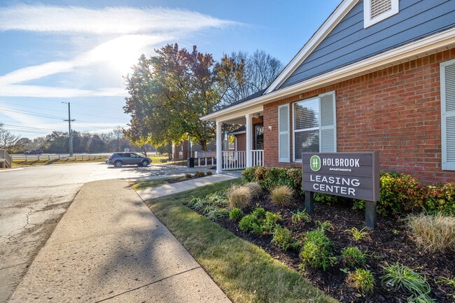 Building Photo - Holbrook