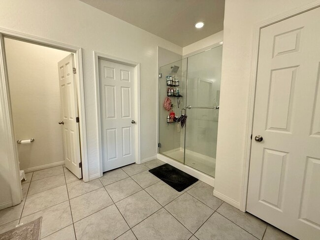 Building Photo - COMING SOON! Single-Story Gem in Gated Community with Stunning Backyard w/ Firepit