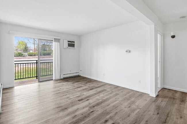 Building Photo - $1,140.95 with Half Off The First Month's Rent, 1 Bed - 1 Bath, Condo in Denver with Easy Access ...
