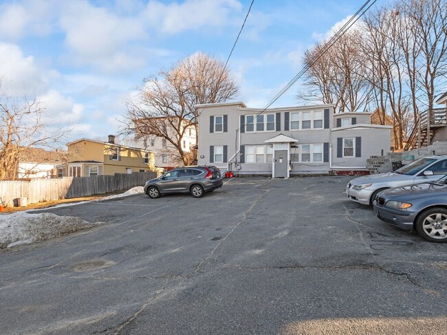 Building Photo - 52 Moran St