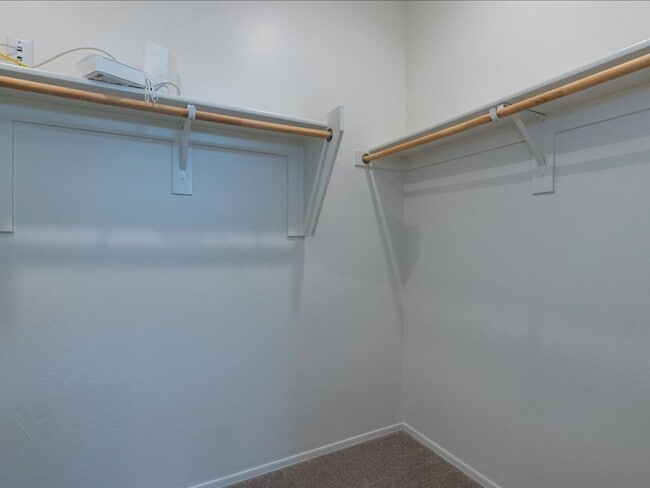 Building Photo - Modern Comfort Meets Community Living – 3 Bed, 2 Bath Beauty with Resort-Style Amenities!