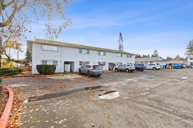 Interior Photo - Lincoln Court