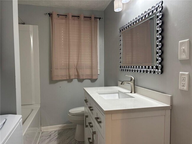 Building Photo - 209 Evans Cook Ct