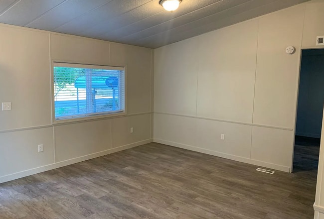 Building Photo - Charming 3-Bed, 2-Bath Home in Garden City