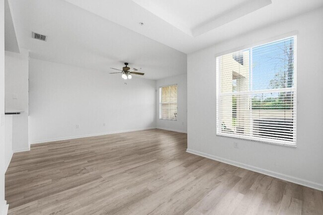 Building Photo - 4501 Mimosa Terrace