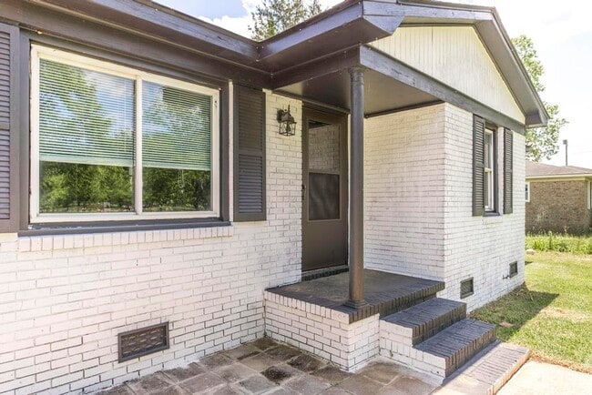 Building Photo - 1032 Taylors Mill Rd