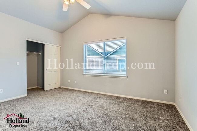Building Photo - Charming 3-Bedroom Home in Prime Hillsboro Location!