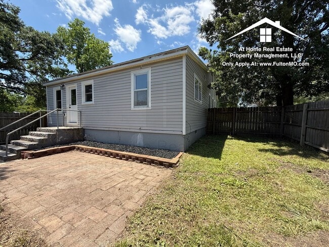 Building Photo - 1502 Forest Ave