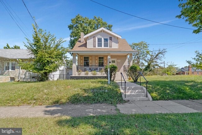 Primary Photo - 2140 32nd St SE