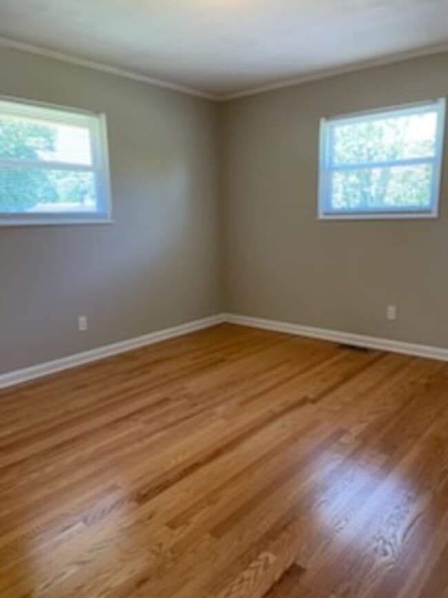 Building Photo - 740 Haywood Dr NW