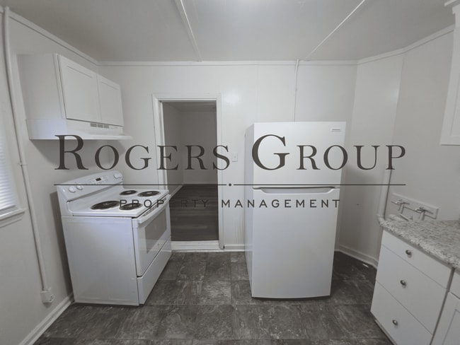 Building Photo - 912 Water St