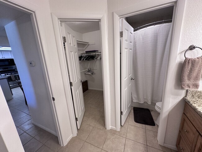 Building Photo - 441 Moser Ave