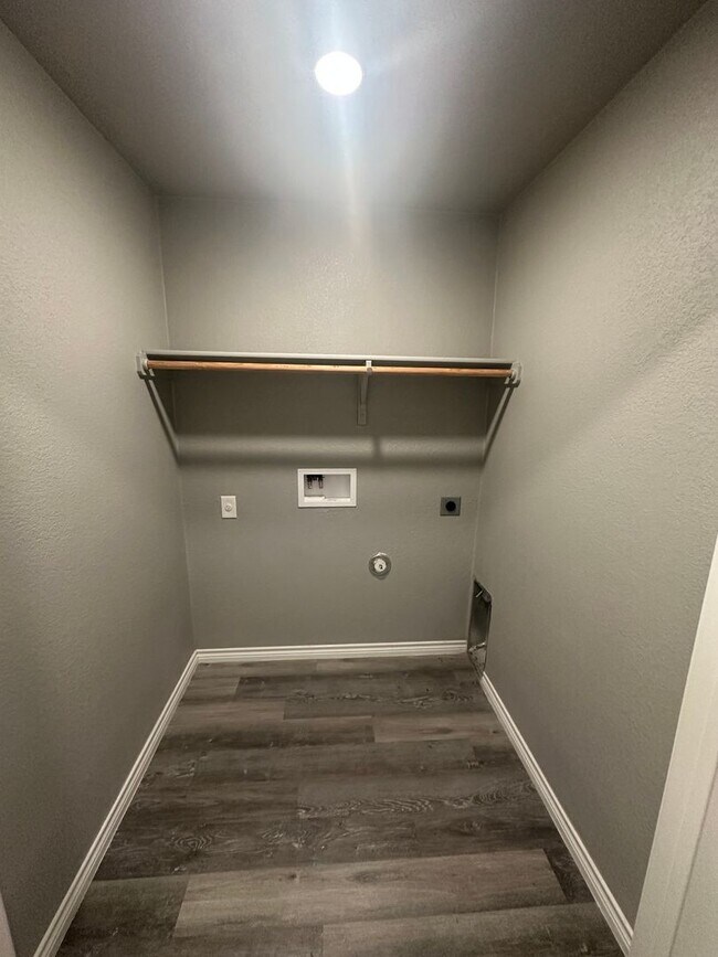 Building Photo - 3Bed/2Bath