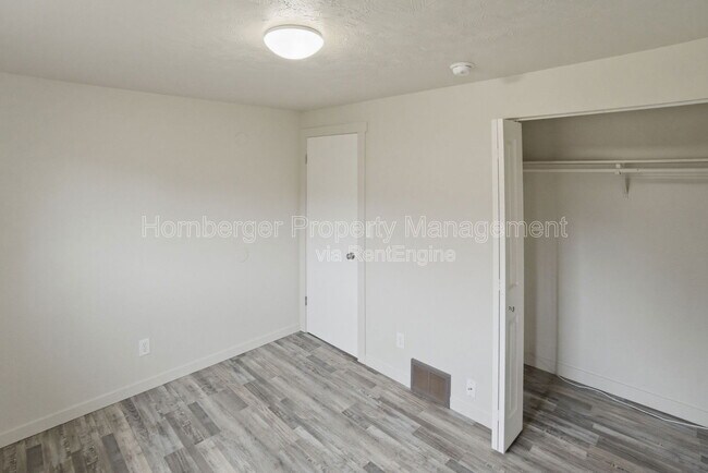 Building Photo - 9715 N Stevens St