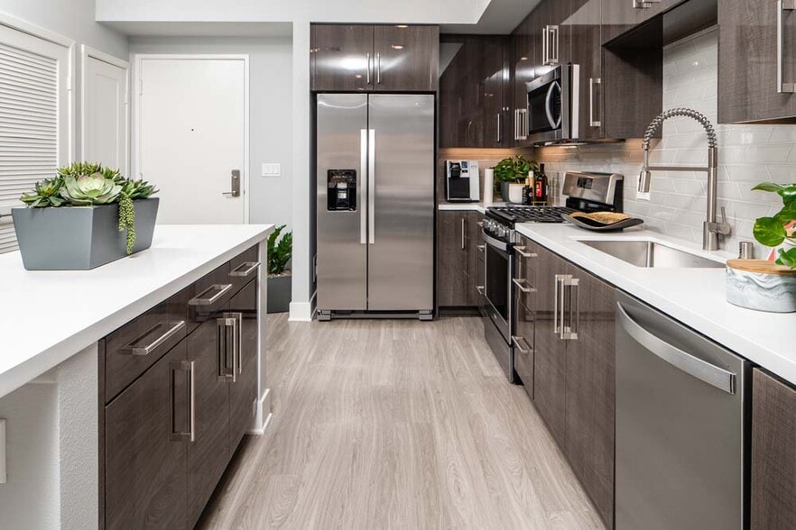 The Pacific 230 W 3rd St Long Beach CA 90802 Apartment Finder