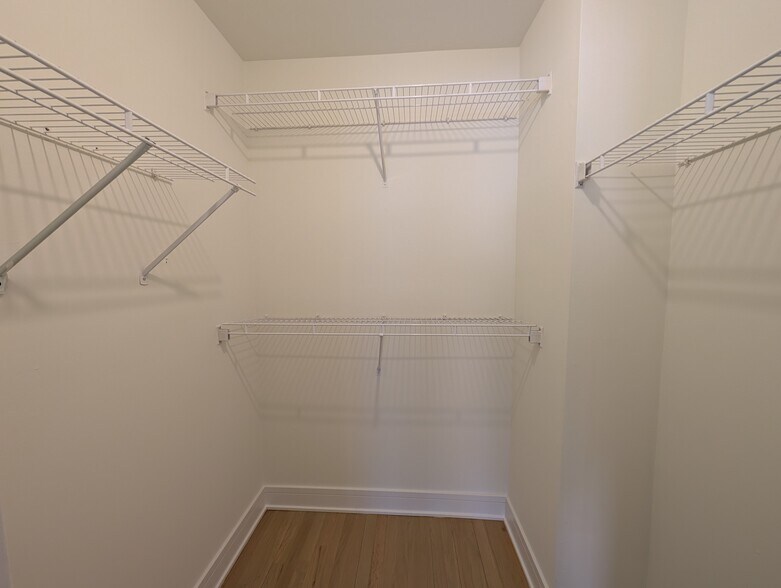 Building Photo - 932 W Grace St