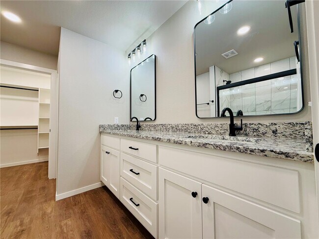 Building Photo - 1304 NW 10th St