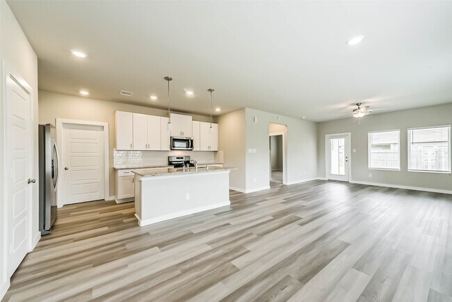 Building Photo - 18602 Etta Pnes Cir