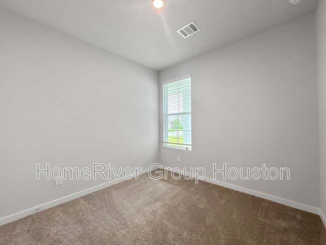 Building Photo - 21519 George Wayne Wy