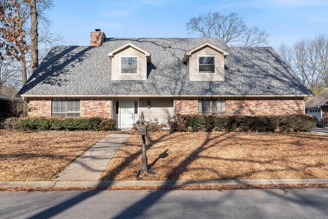 Primary Photo - 7 Oak Tree Cir