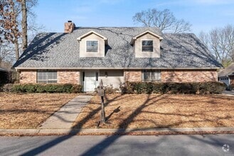 Building Photo - 7 Oak Tree Cir