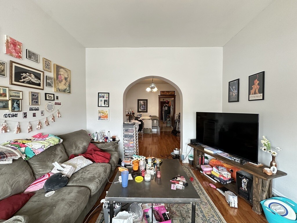 Building Photo - 3532 N Elston Ave