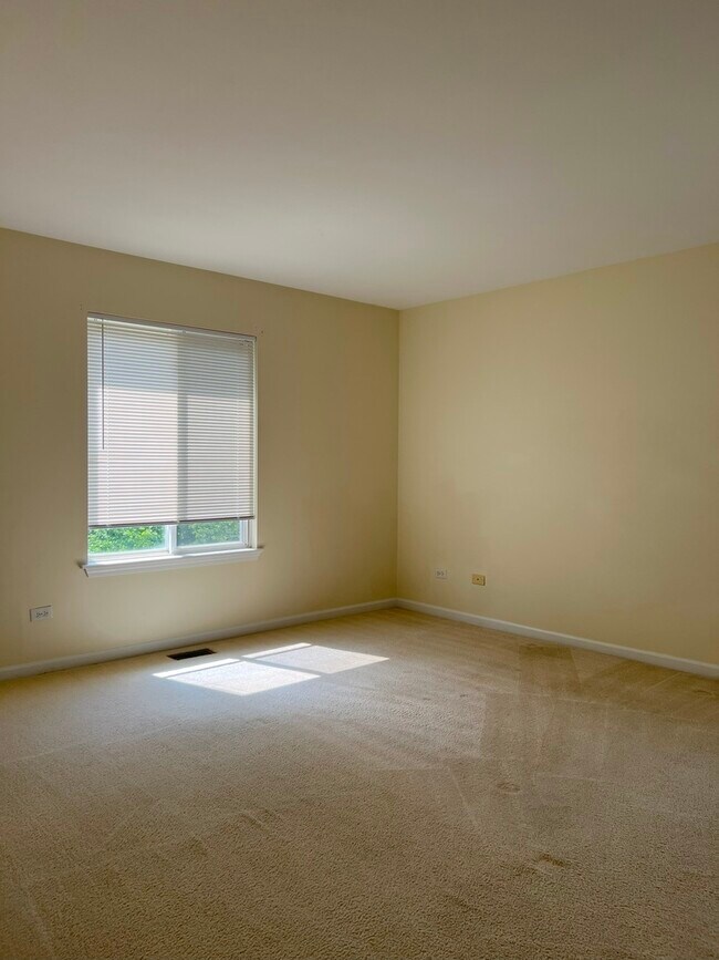 Building Photo - 2308 Sedgwick Ct
