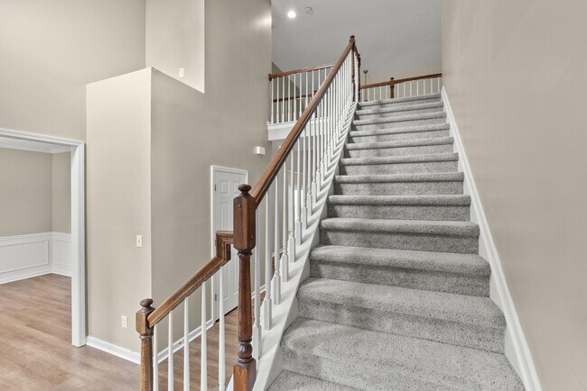 Building Photo - 777 Maidencane Dr