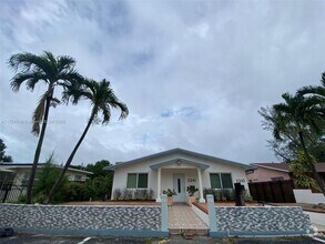 Building Photo - 3 bedroom in Hollywood FL 33020