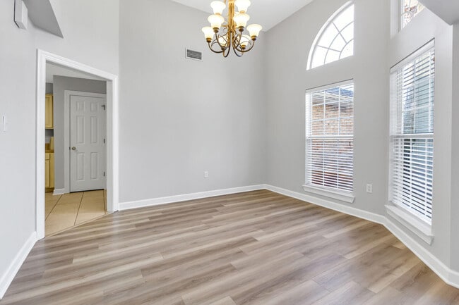 Building Photo - 4429 Southminster Cir