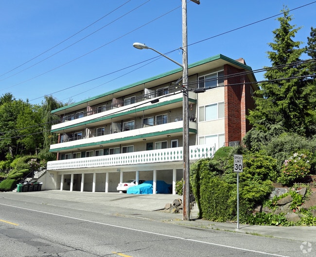 Building Photo - 2501 Thorndyke Ave W