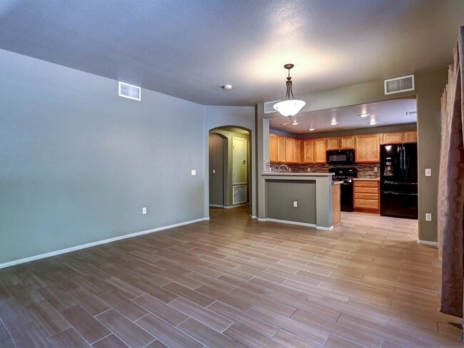 Building Photo - 10809 Garden Mist Dr