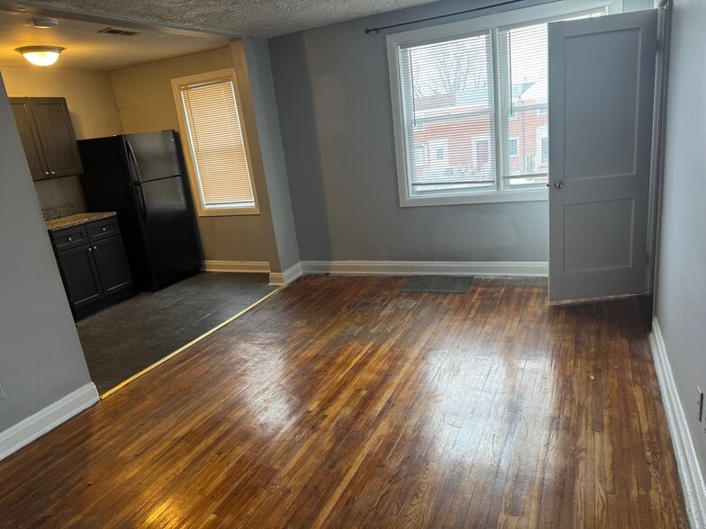 Building Photo - 1422 Dartmouth Ave