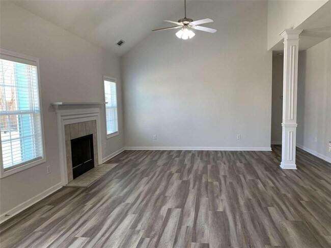 Building Photo - 2641 Sedgeview Ln NE