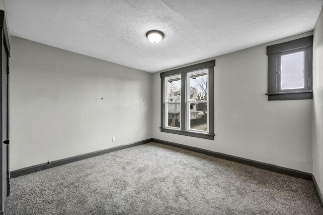 Building Photo - 365 S Eureka Ave