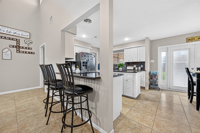 Building Photo - 4006 Dover St