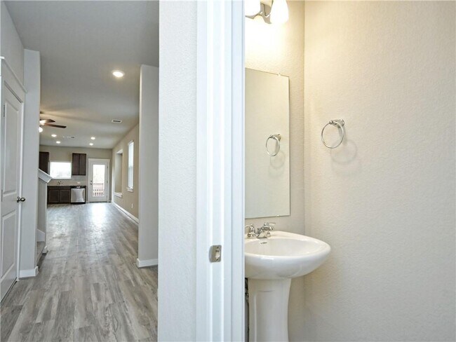 Building Photo - 17201 Leafroller Dr