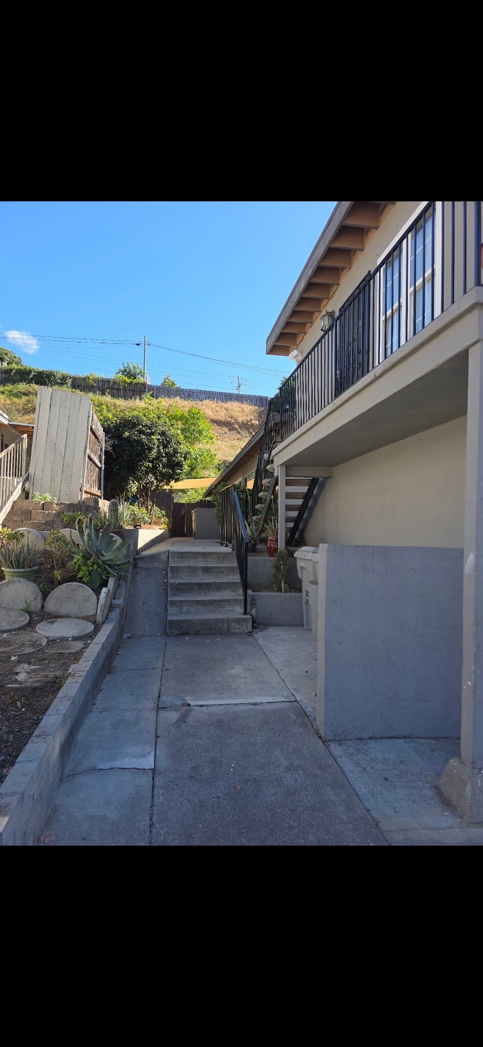 Building Photo - 5917 Streamview Dr