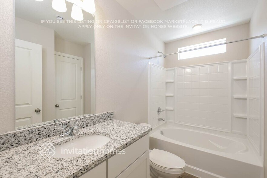 Building Photo - 3341 Streamwood Dr