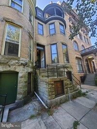 Building Photo - 2026 Mt Royal Terrace