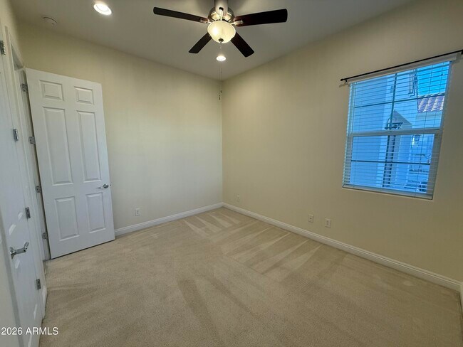 Building Photo - 3320 S Waterfront Dr