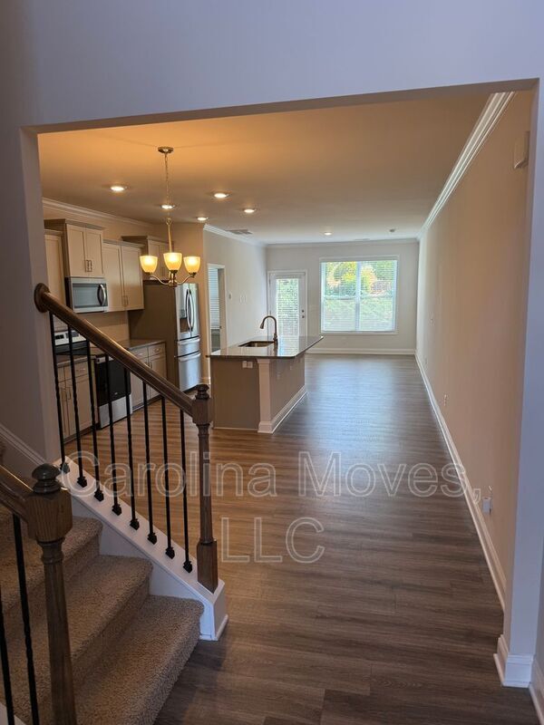 Building Photo - 555 Yellow Fox Rd