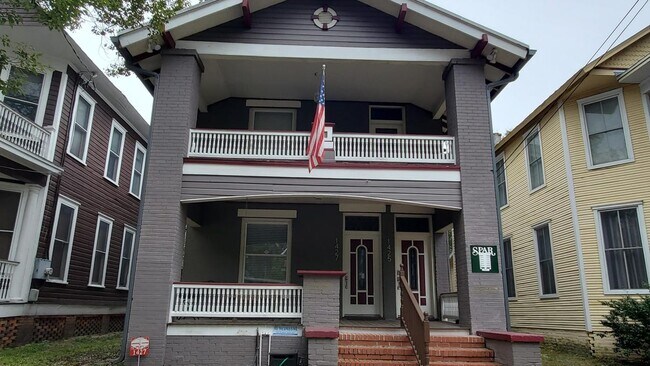 Building Photo - 1427 Silver St
