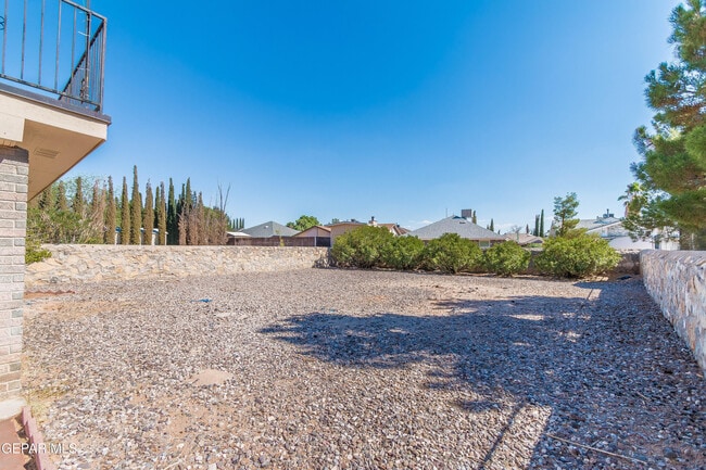 Building Photo - 11816 2 Towers Dr